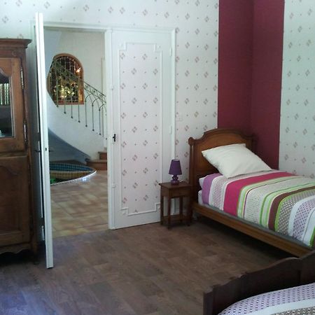 Bed and Breakfast Mas Du Trezon Cholet Zewnętrze zdjęcie