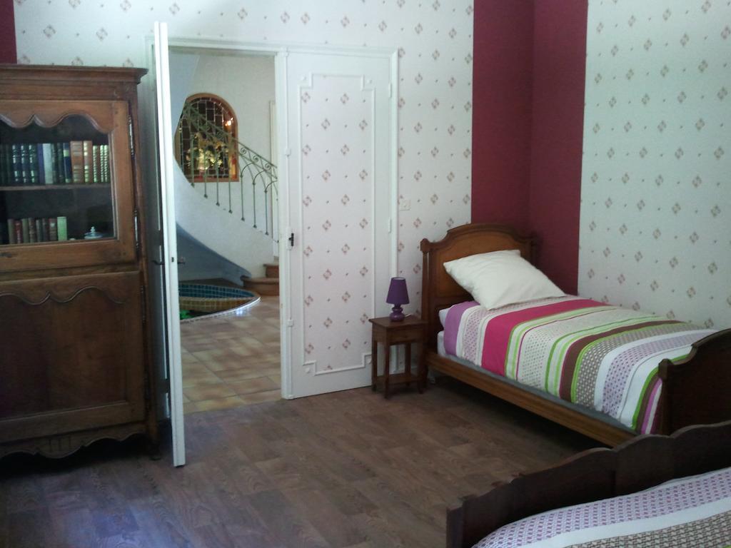 Bed and Breakfast Mas Du Trezon Cholet Zewnętrze zdjęcie