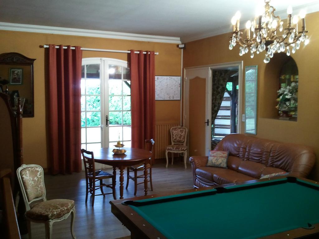 Bed and Breakfast Mas Du Trezon Cholet Zewnętrze zdjęcie