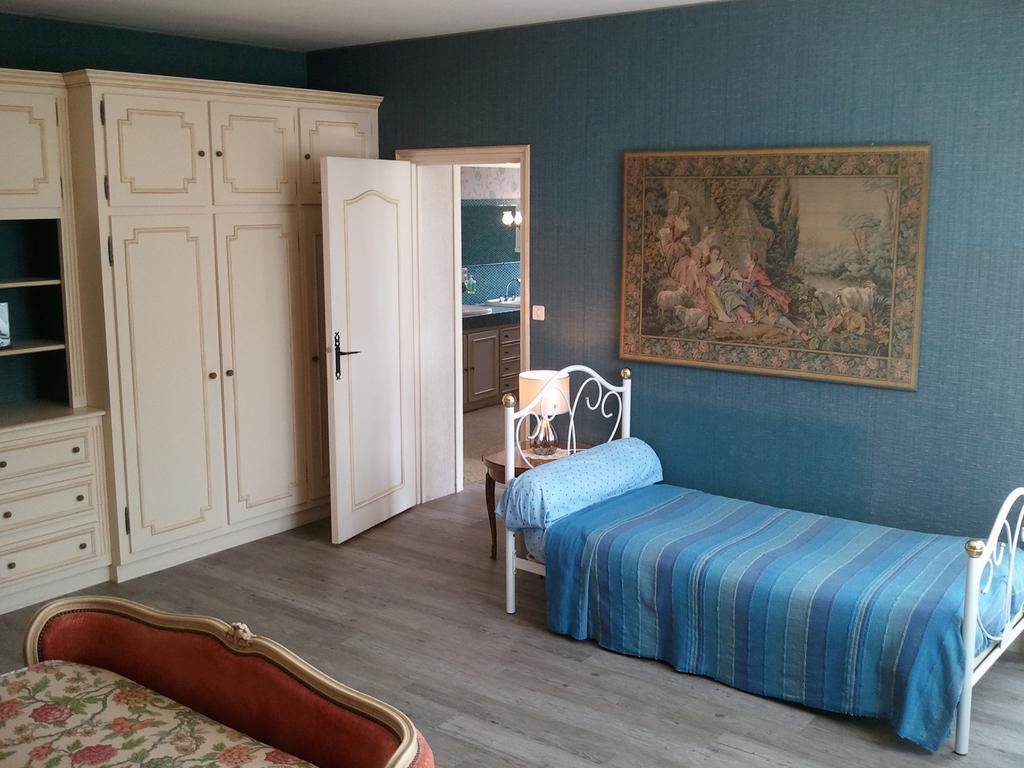 Bed and Breakfast Mas Du Trezon Cholet Zewnętrze zdjęcie