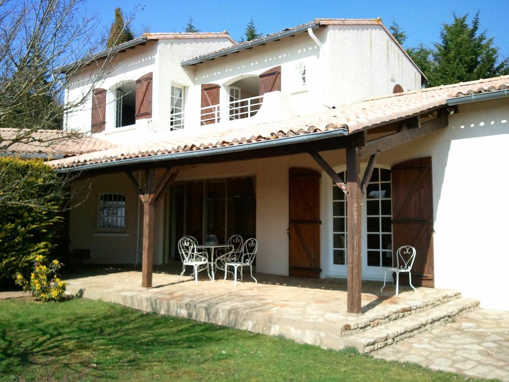Bed and Breakfast Mas Du Trezon Cholet Zewnętrze zdjęcie